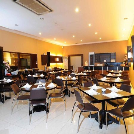 Hotel Kapuas Dharma Pontianak Exterior photo