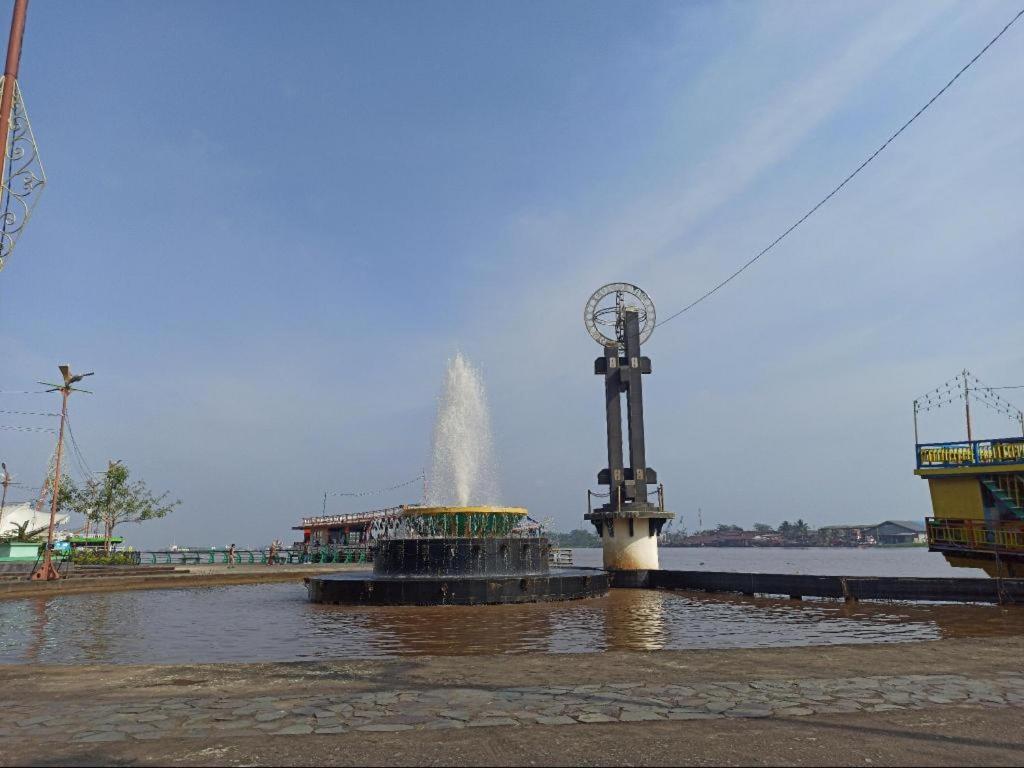 Hotel Kapuas Dharma Pontianak Exterior photo