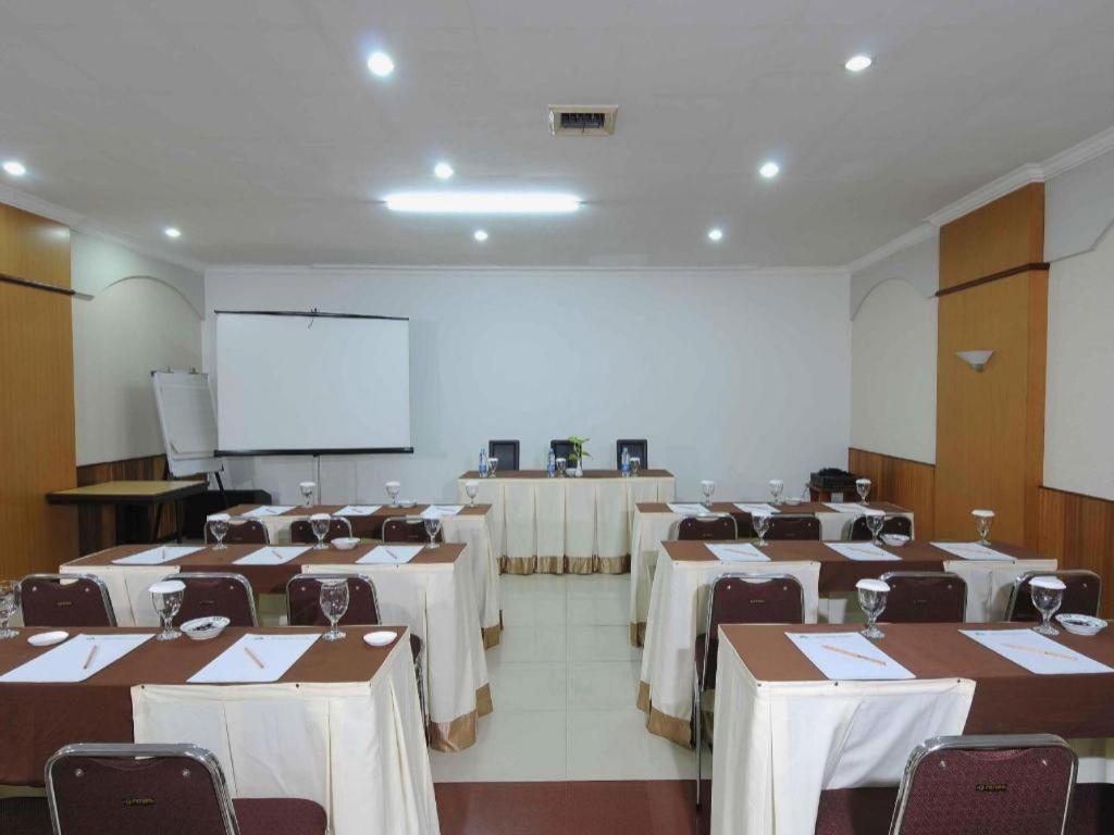 Hotel Kapuas Dharma Pontianak Exterior photo