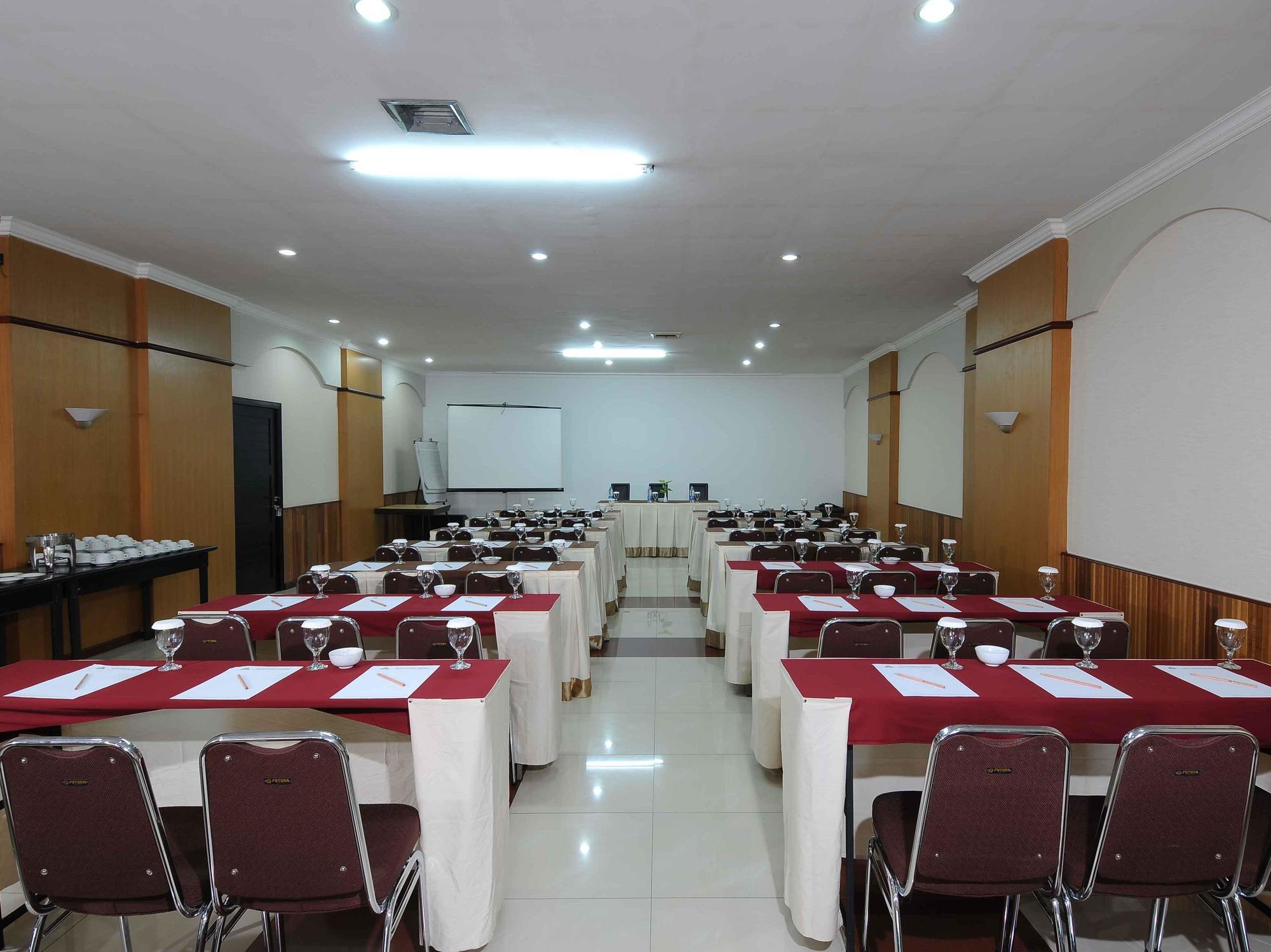 Hotel Kapuas Dharma Pontianak Exterior photo
